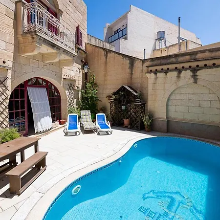 Сasa de vacaciones 3 Bedroom Farmhouse With Private Pool In Zebbug Gozo