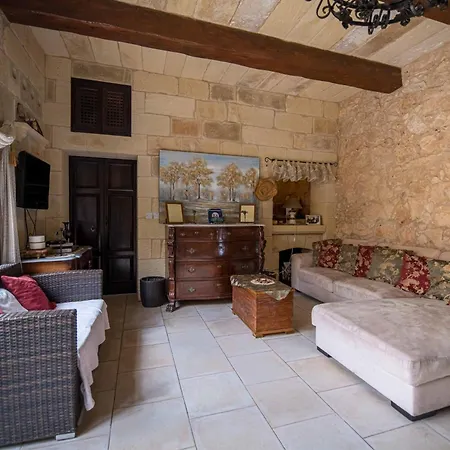 3 Bedroom Farmhouse With Private Pool In Zebbug Gozo Holiday home
