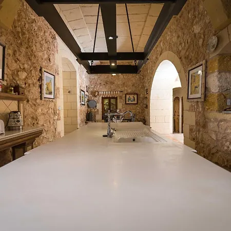 3 Bedroom Farmhouse With Private Pool In Zebbug Gozo Holiday home *